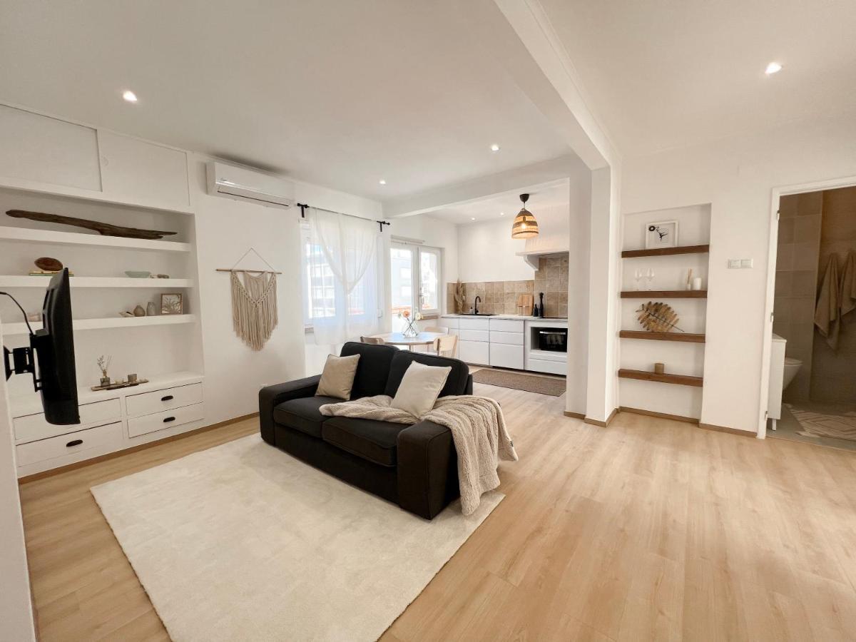 Capitao Ribeiro Surf House Apartment Costa de Caparica Ngoại thất bức ảnh