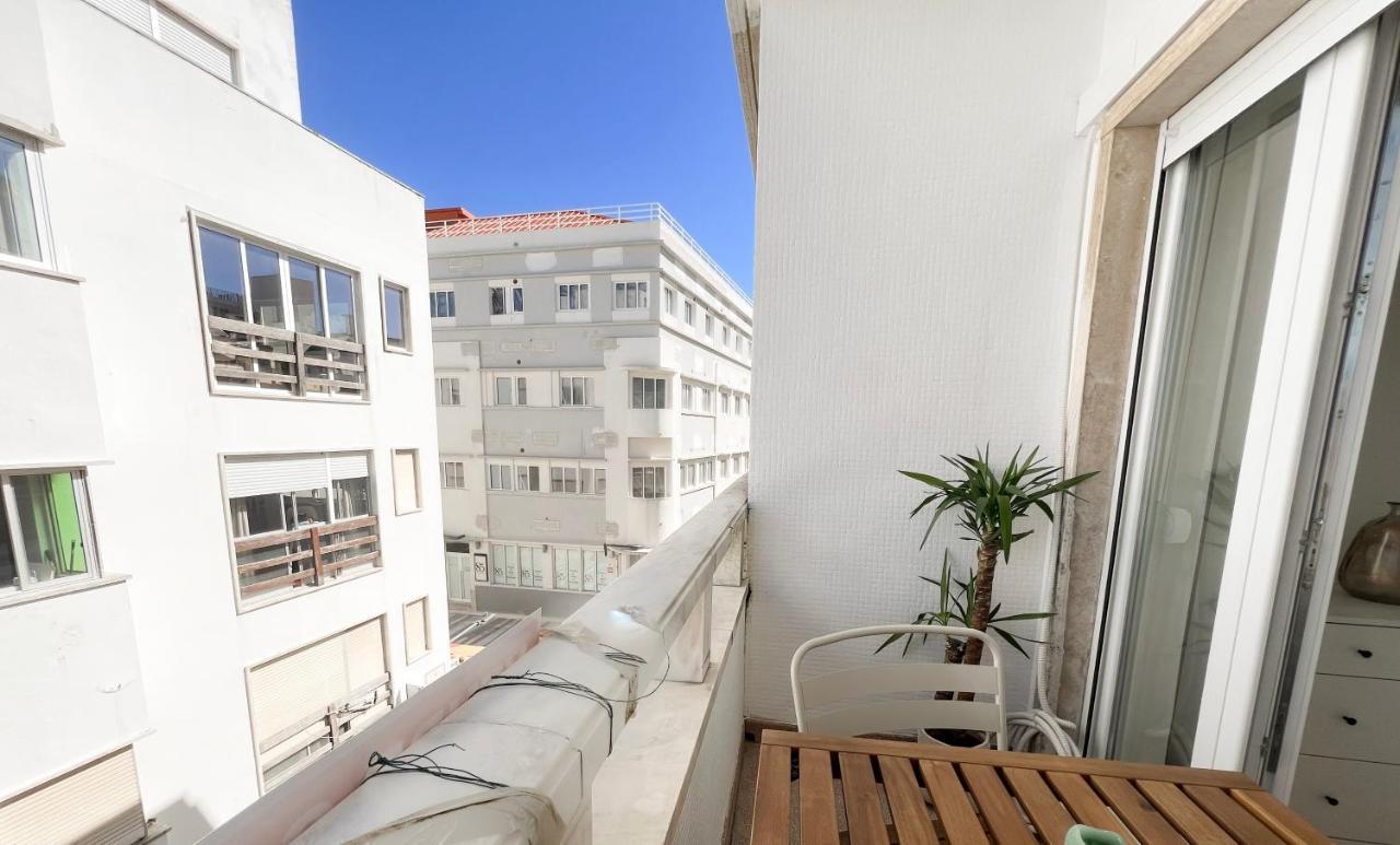 Capitao Ribeiro Surf House Apartment Costa de Caparica Ngoại thất bức ảnh