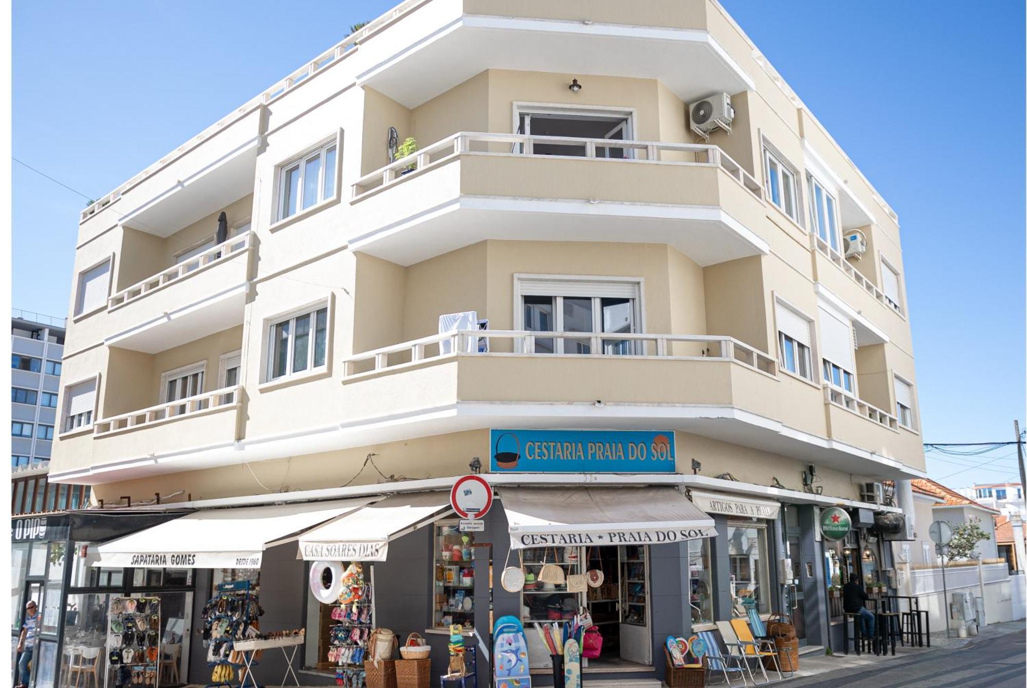 Capitao Ribeiro Surf House Apartment Costa de Caparica Ngoại thất bức ảnh